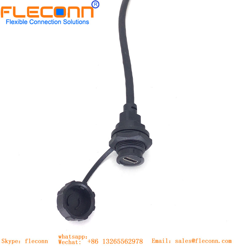 Type-C Cable With Dust Cover（bayonet）